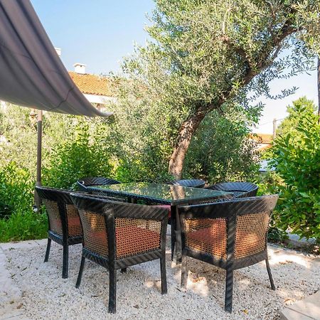 Awesome Apartment In Makarska With Wifi Exterior photo