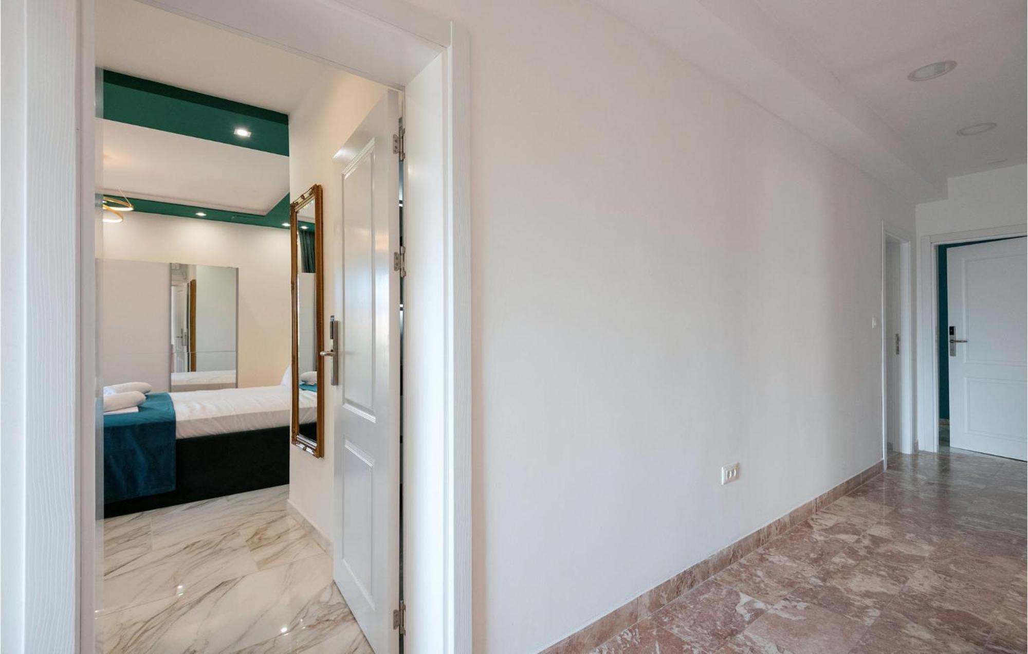 Awesome Apartment In Makarska With Wifi Exterior photo