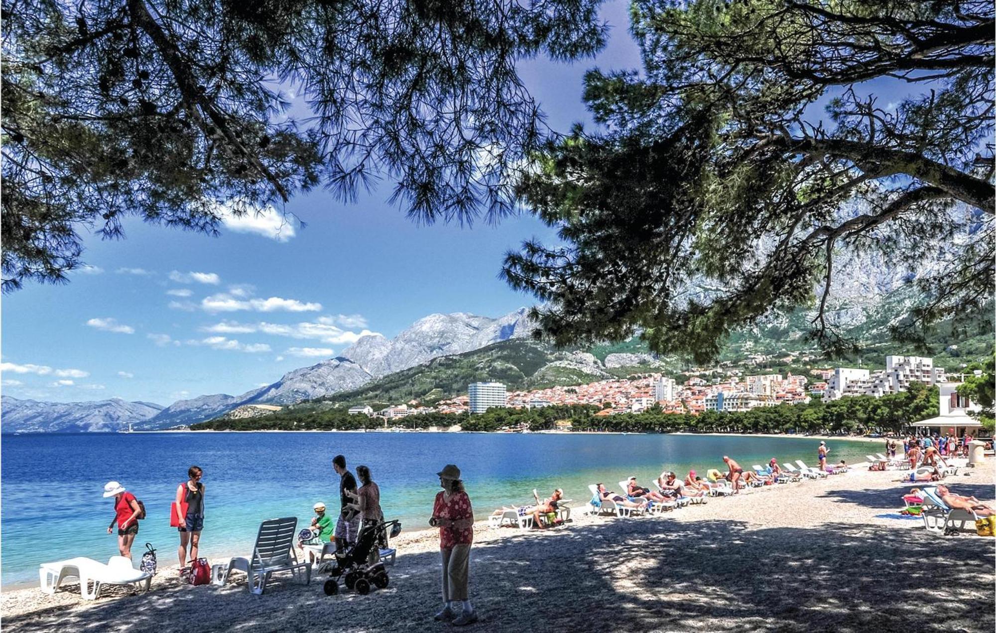 Awesome Apartment In Makarska With Wifi Exterior photo